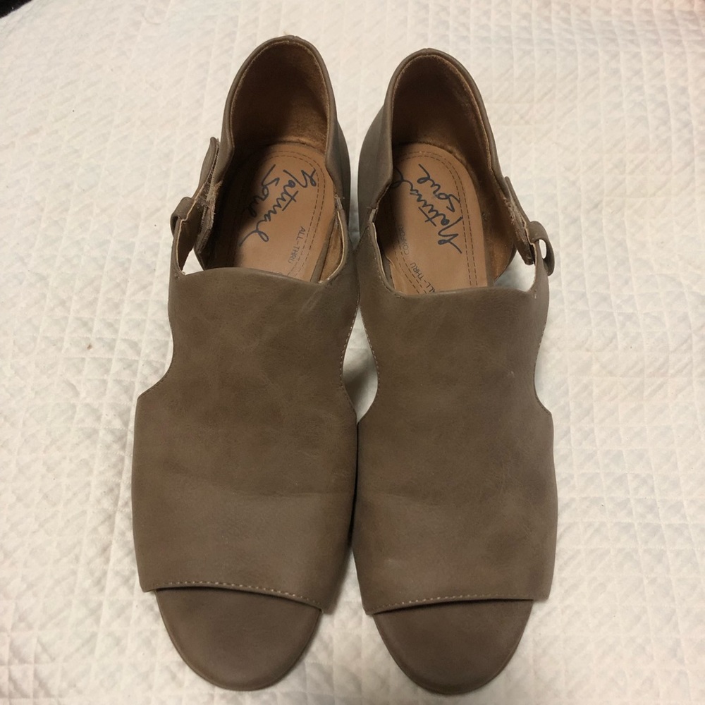 Tan suede like shoes. Cute and comfortable!